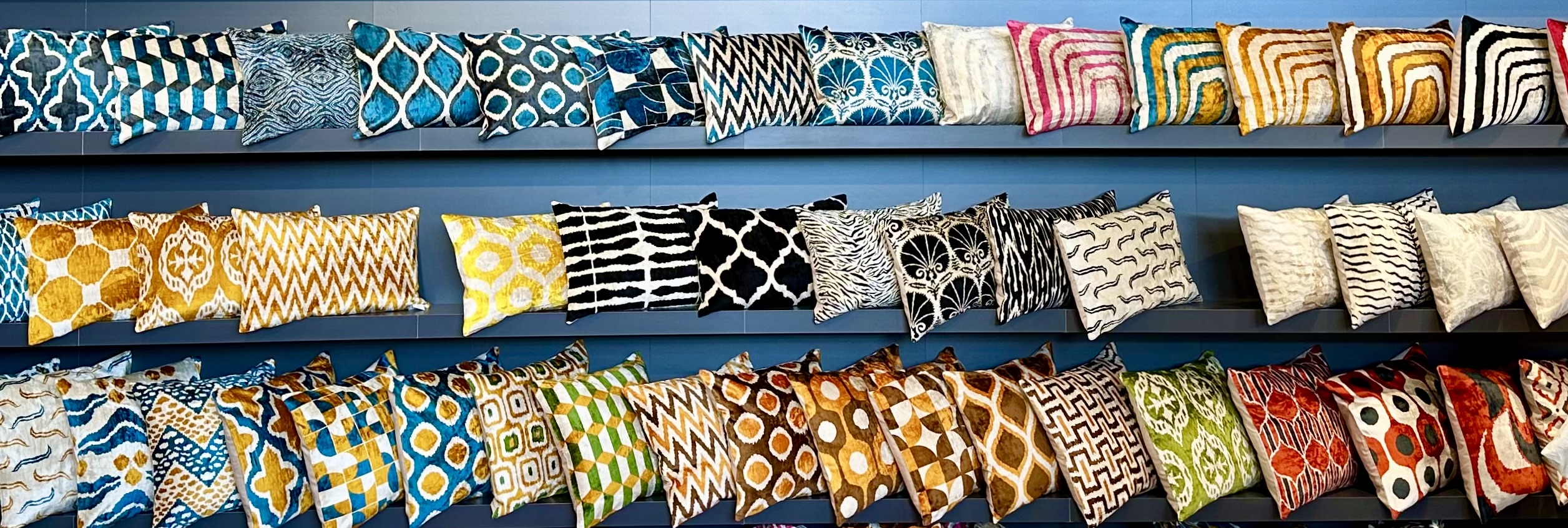 Farbige Zierkissen - damit lässt sich wechselnde Farbe bestens auf die Terrasse